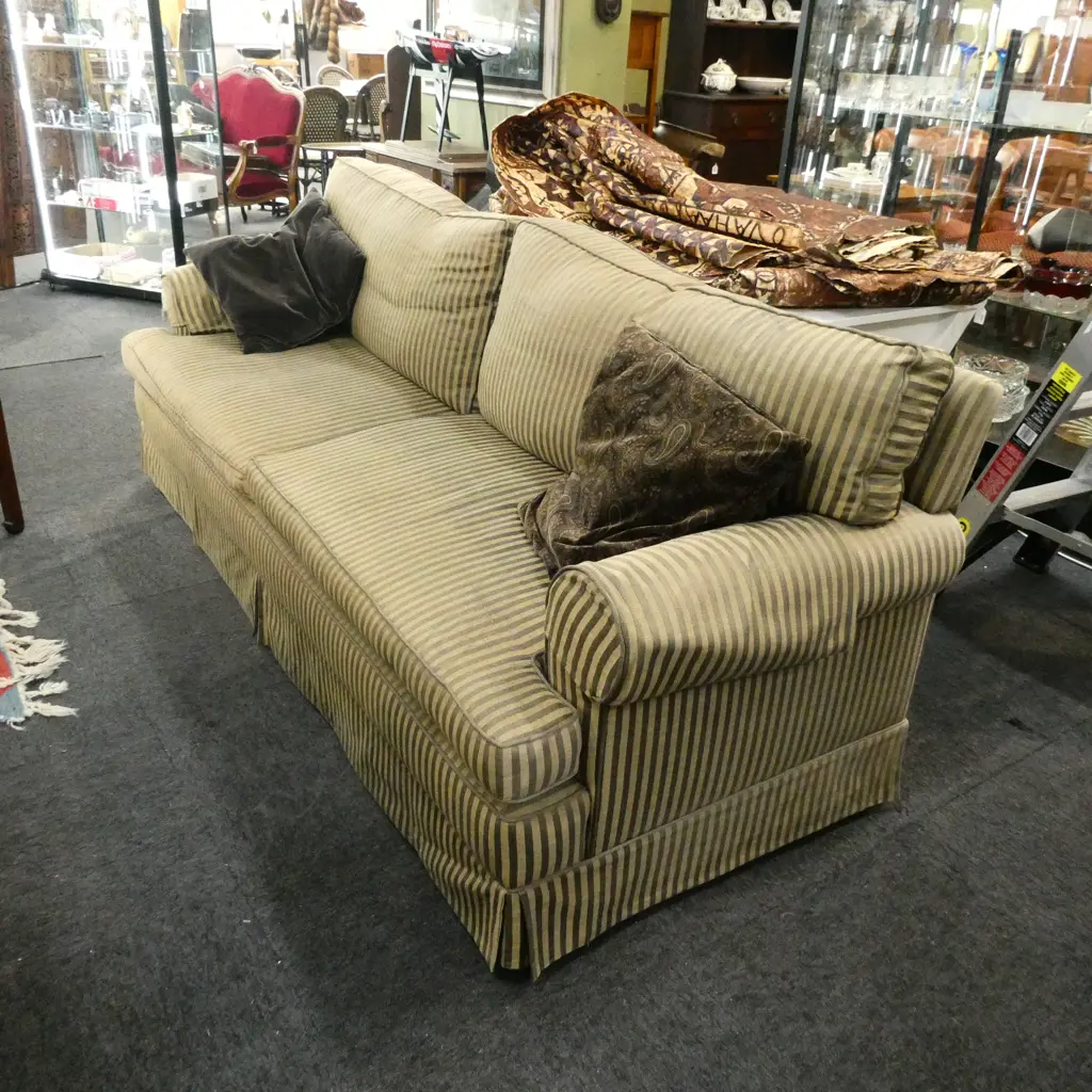 LG 3 SEATER SOFA - STRIPED UPHOLSTERY 2100x800x800mm Image 1++