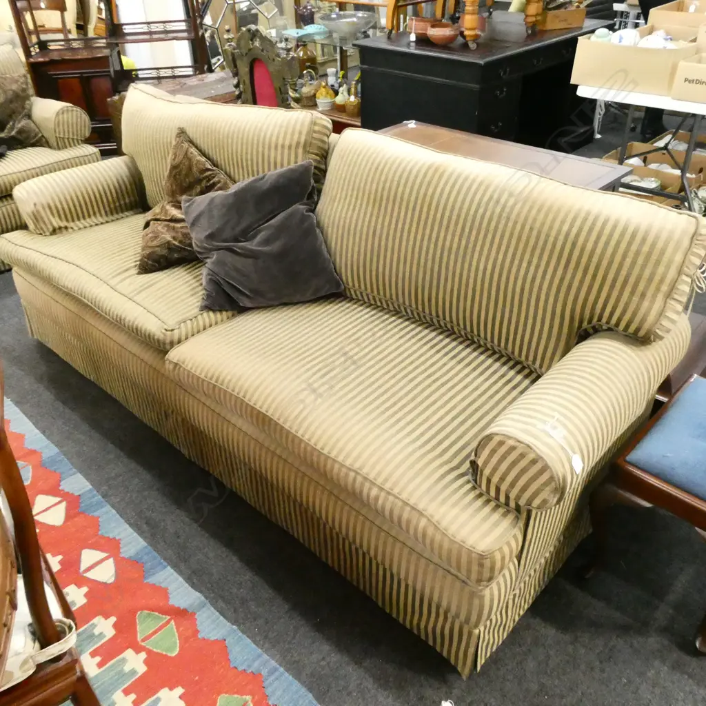 LG 3 SEATER SOFA - STRIPED UPHOLSTERY 2100x800x800mm Image 1++