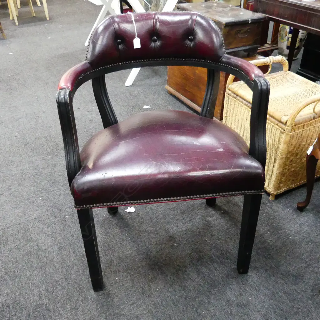 DARK RED LEATHER TUB CHAIR - some scratches Image 1++