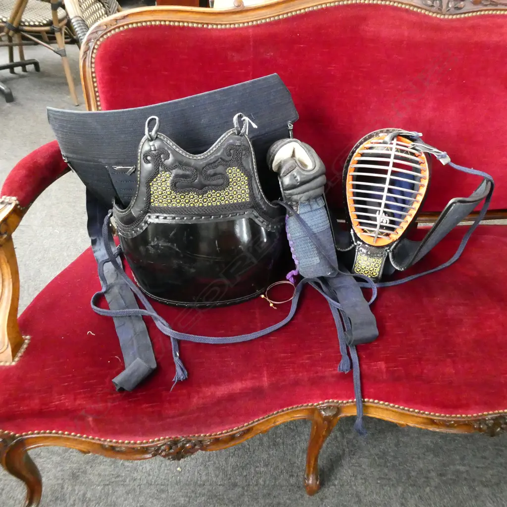 AUTHENTIC JAPANESE KENDO UNIFORM. INCL. HELMET, CHEST SHIELD, SKIRT, GLOVE - ORIGINAL BAG Image 1++