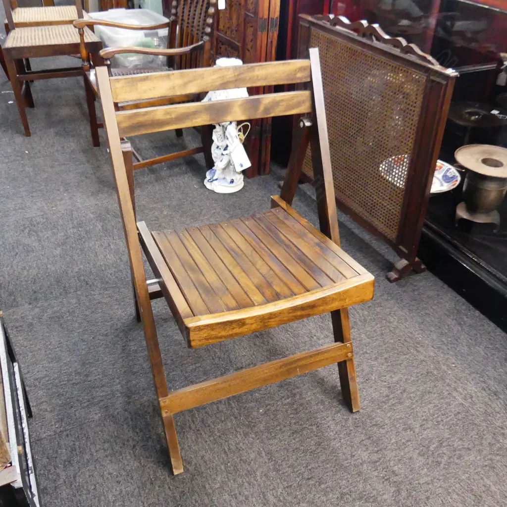 FOLDING WOOD CHAIR Image 1++