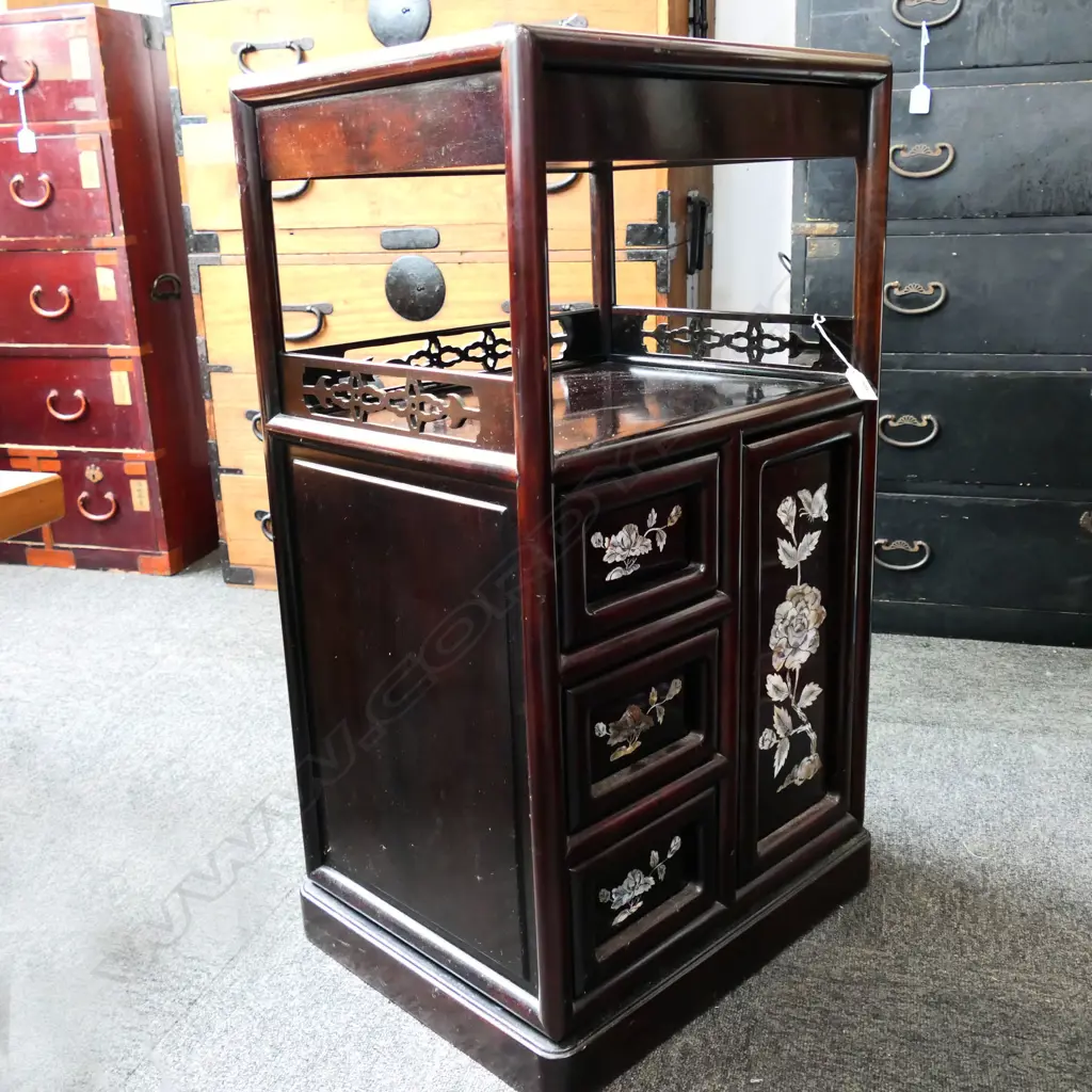 QUALITY ORIENTAL ROSEWOOD SIDE/DISPLAY CABINET MOP INLAYS. 440x800mm Image 1++