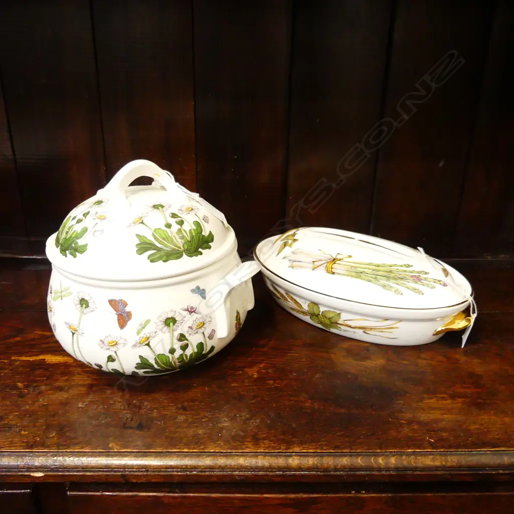 2 LIDDED CASSEROLES; PORTMEIRION 'BOTANIC GARDEN' 190mm dia & R. WORCESTER EVESHAM L.270mm Image 1++