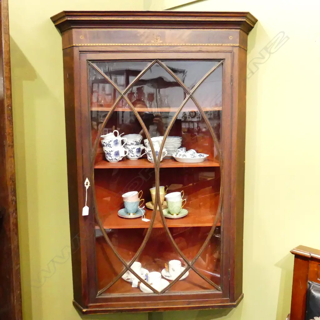 ANTIQUE MAHOGANY ASRAGAL GLAZED CORNER CABINET w. KEY 570x570x1200mm Image 1++
