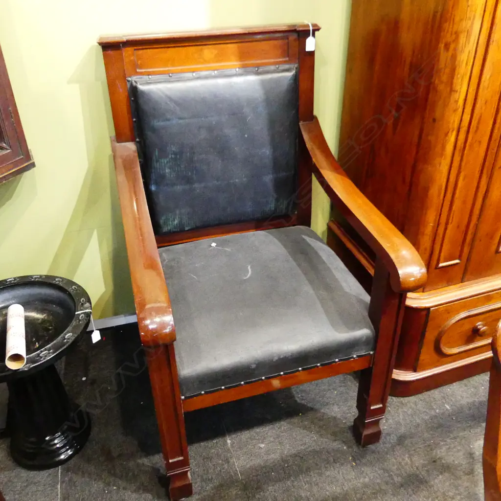LARGE OLD MAHOGANY FRAMED & LEATHER LODGE TYPE CHAIR H.1115mm Image 1++