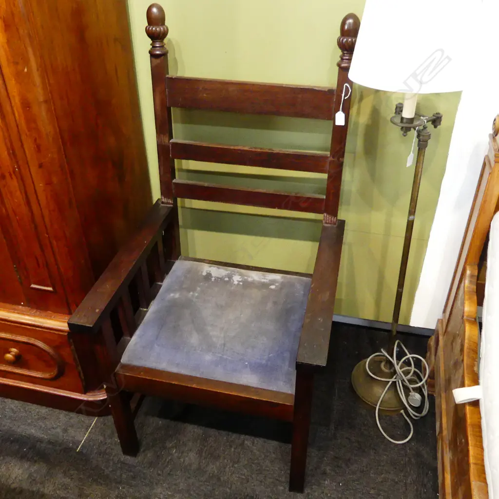 LARGE VINTAGE MAHOGANY ARMCHAIR Image 1++