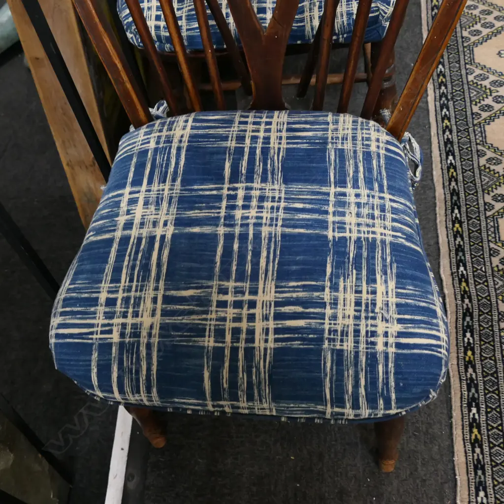 6 VINTAGE WHEEL BACK CHAIRS - BORER Image 1++