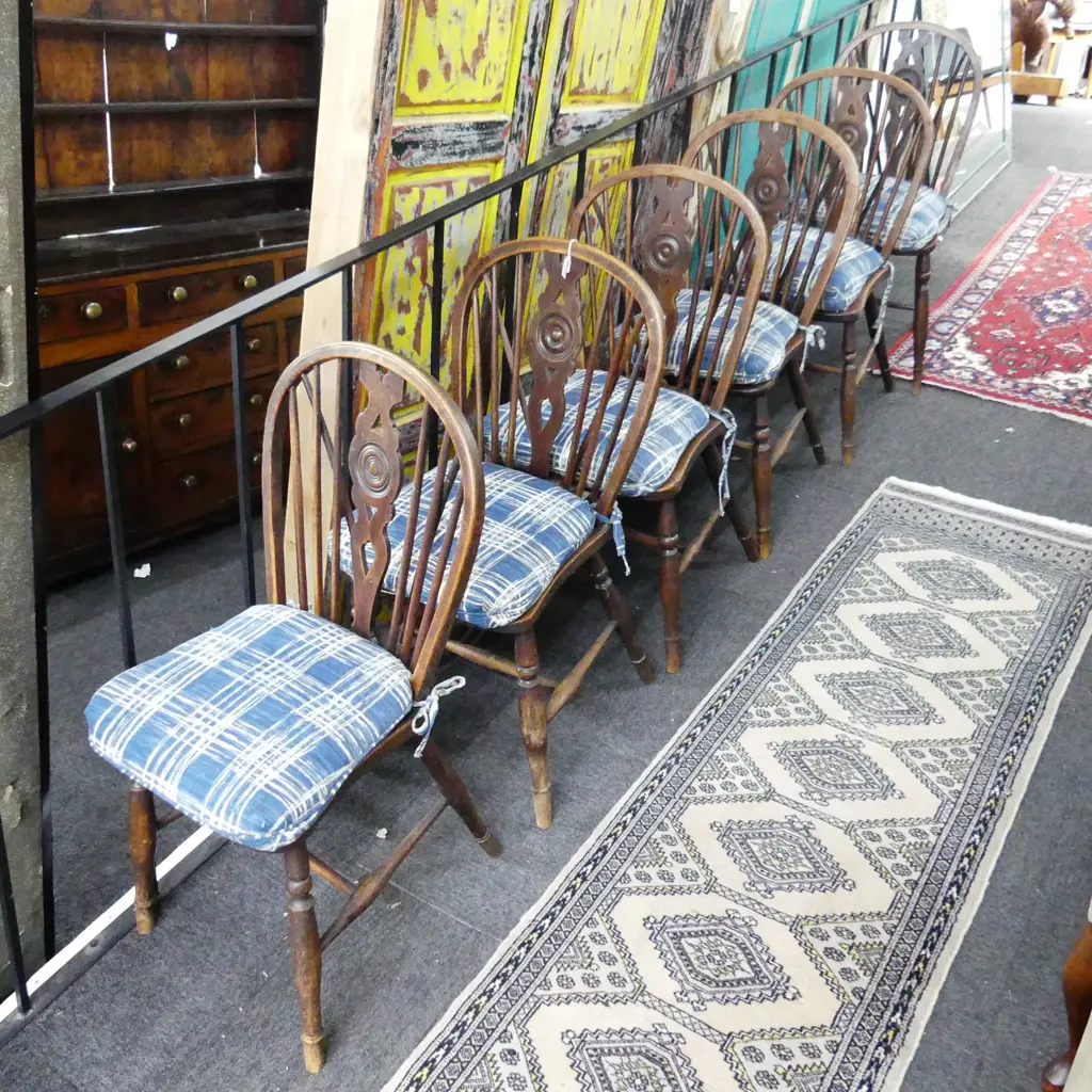 6 VINTAGE WHEEL BACK CHAIRS - BORER Image 1++
