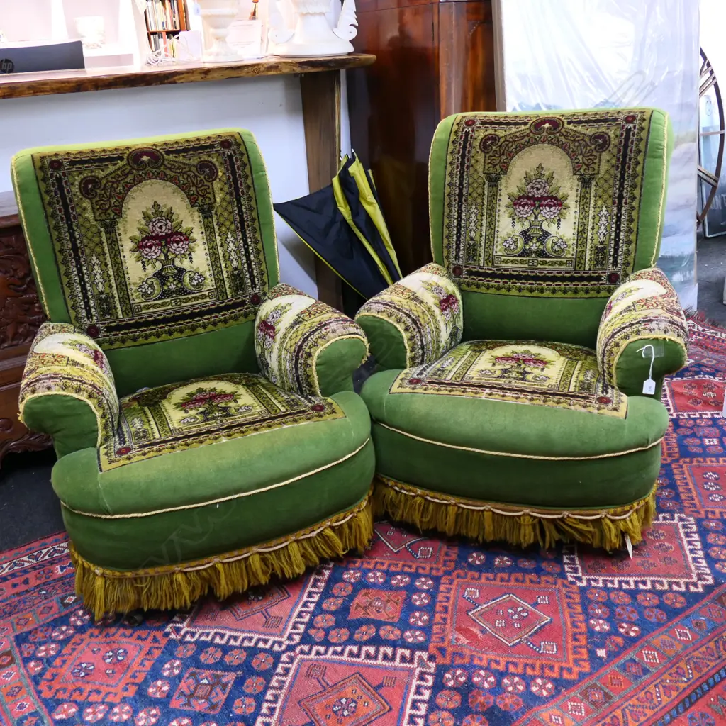 PR VINTAGE GREEN VELVET ARMCHAIRS Image 1++