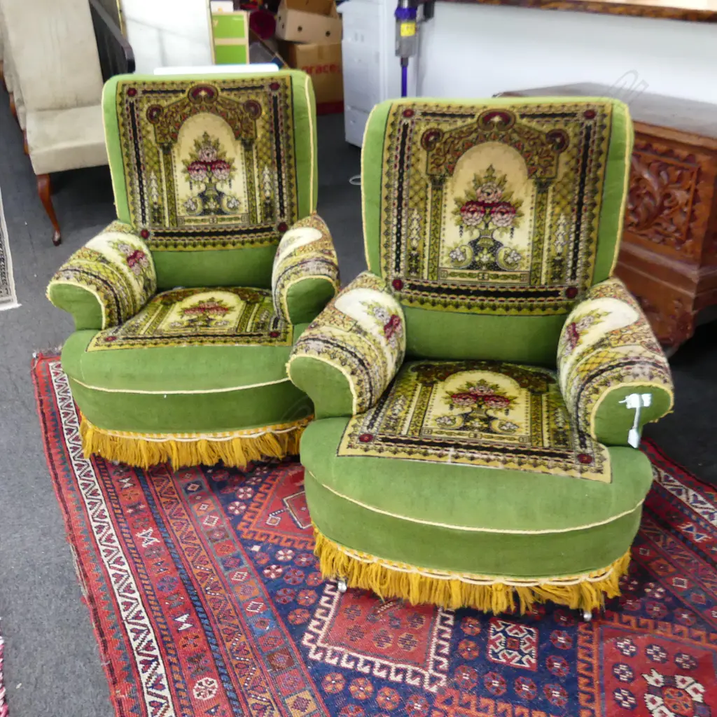 PR VINTAGE GREEN VELVET ARMCHAIRS Image 1++