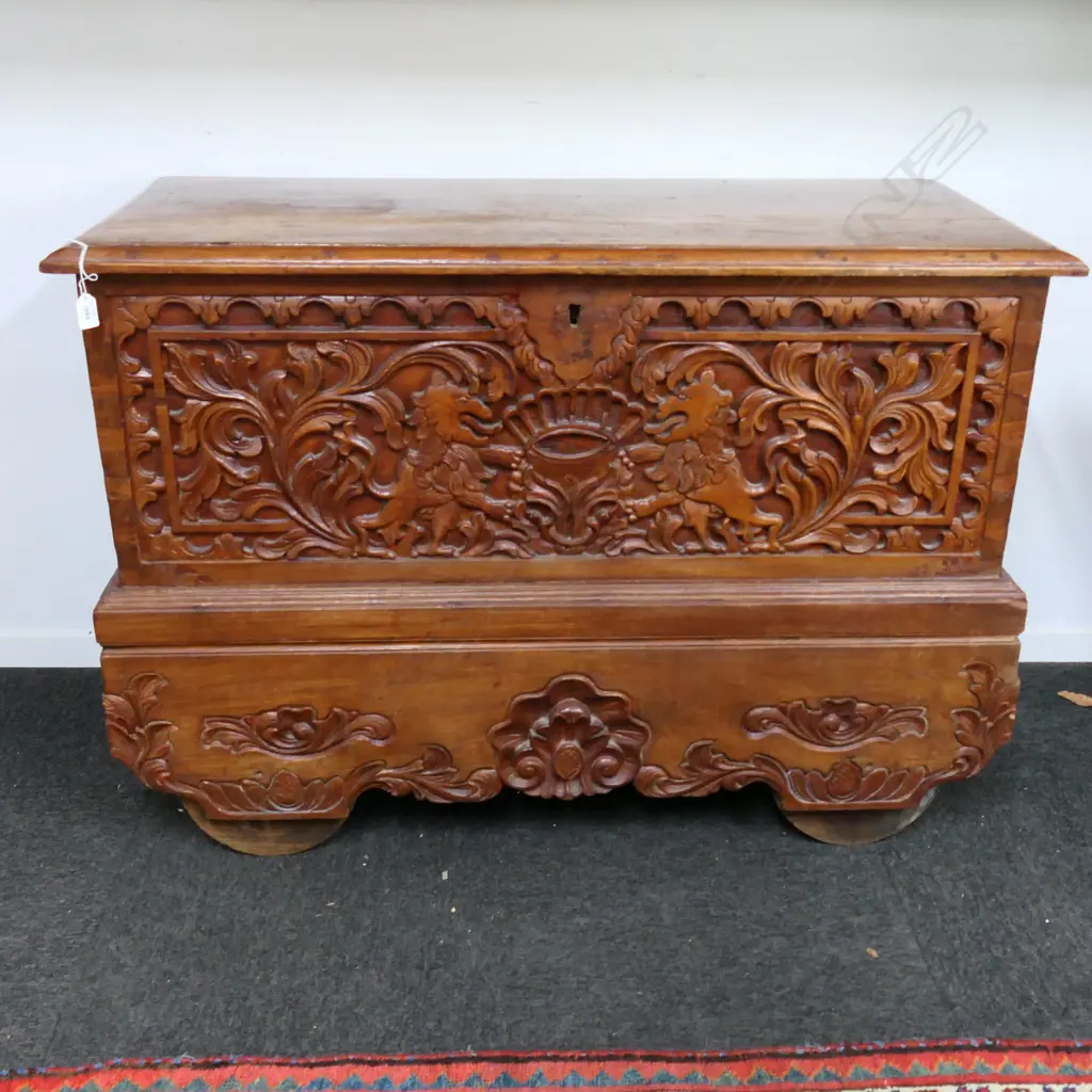 LG ETHNIC WOODEN CHEST Image 1++