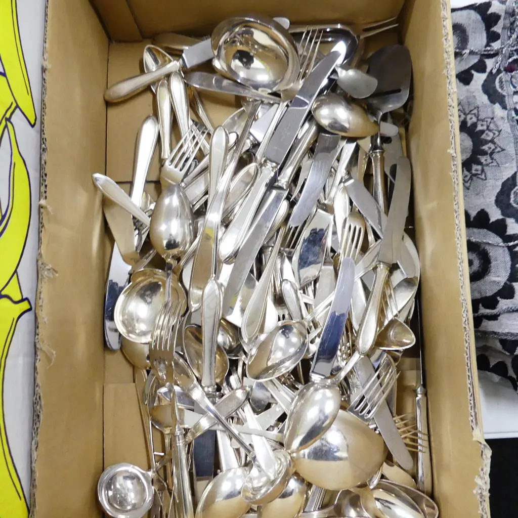 LARGE COLLECTION OF KELTUM PLATE CUTLERY Image 1++