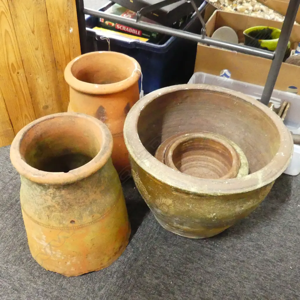 3 DRAGON POTS 410mm + 2 TERRACOTTA CHIMNEY POTS H.340mm Image 1++