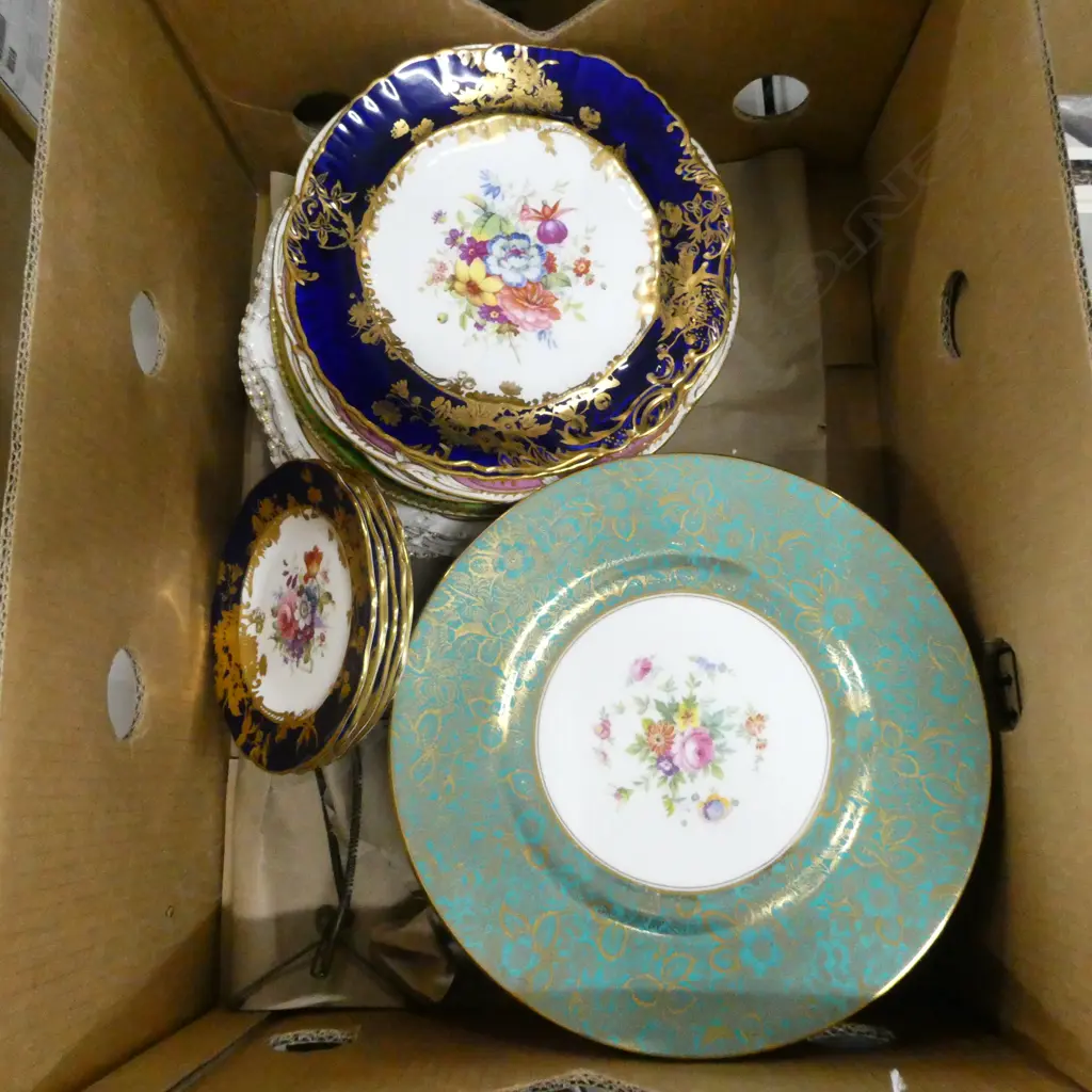 BOX LOT OF MULTIPLE CABINET PLATES SOME HANDPAINTED. Image 1++