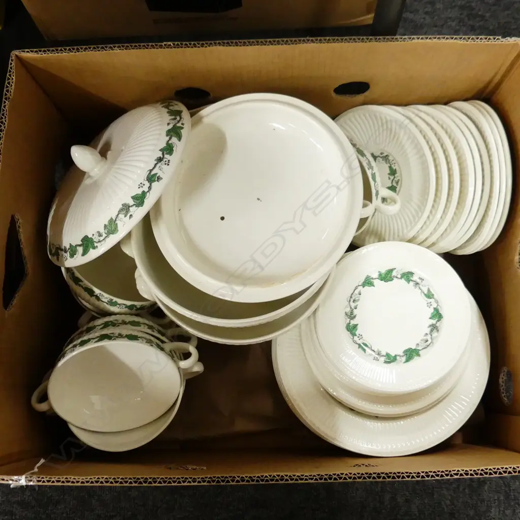 PART WEDGWOOD DINNER SERVICE STRATFORD PAT Image 1++