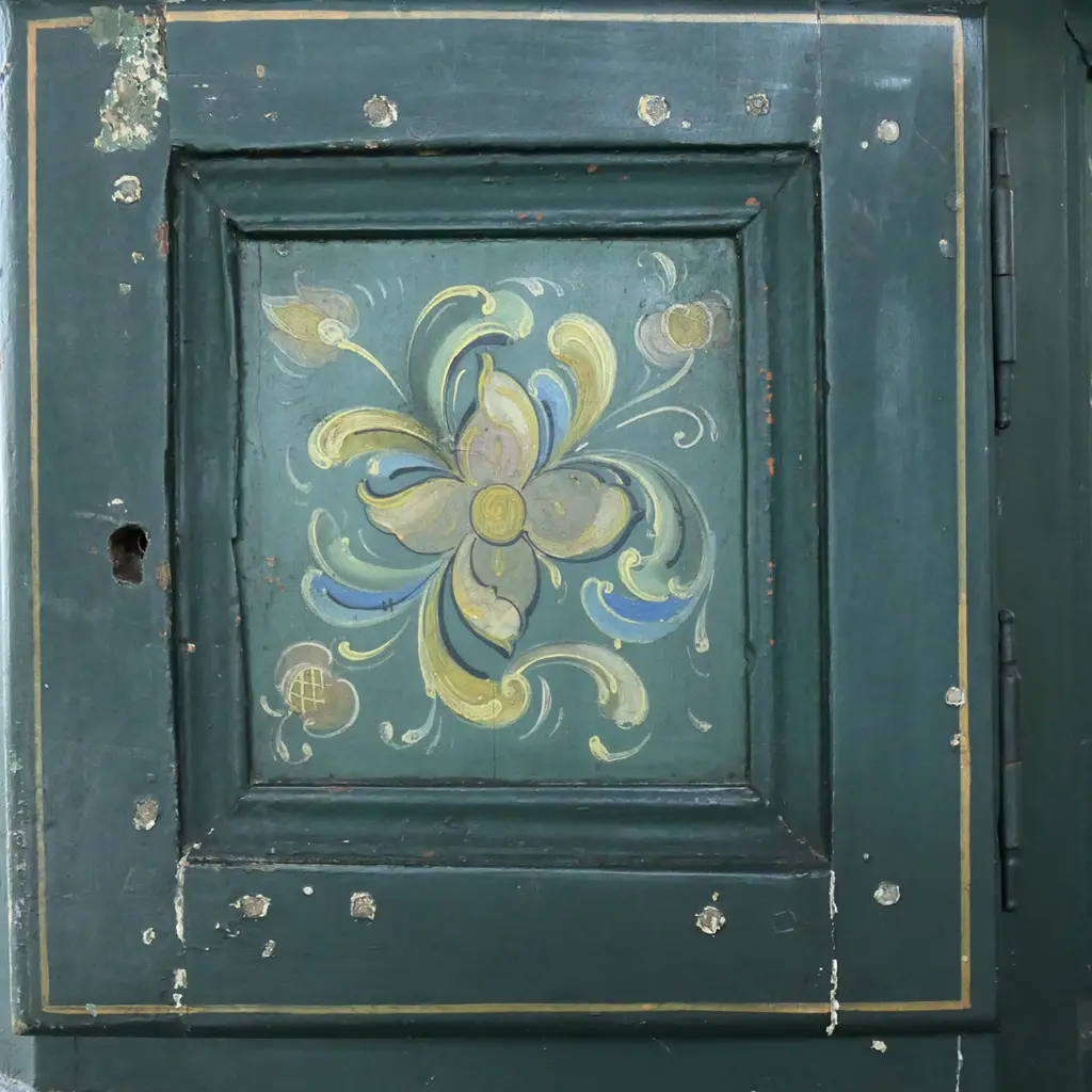 ANTIQUE SWEDISH FOLK ART PAINTED CORNER CUPBOARD Image 1++