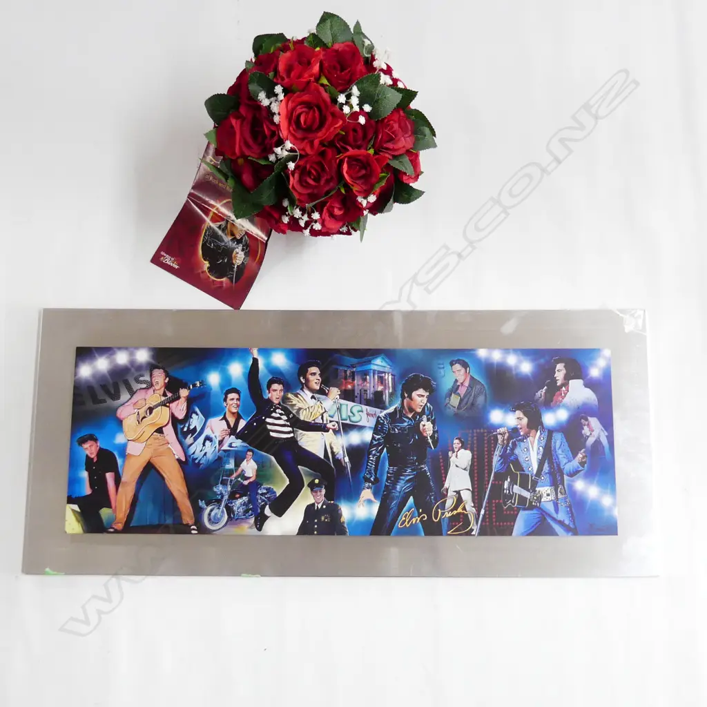 ELVIS PRINT L810 H350 & VASE OF ROSES H300MM Image 1++