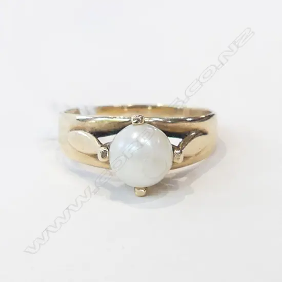9CT GOLD & PEARL RING 2.76gms