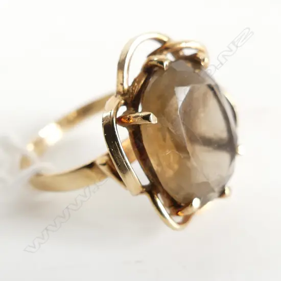 VINTAGE 9CT & CITRINE DRESS RING 3.9gms