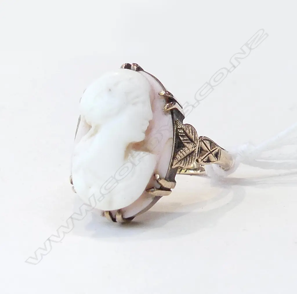 9CT CAMEO RING 5.0 GRAMS Image 1++