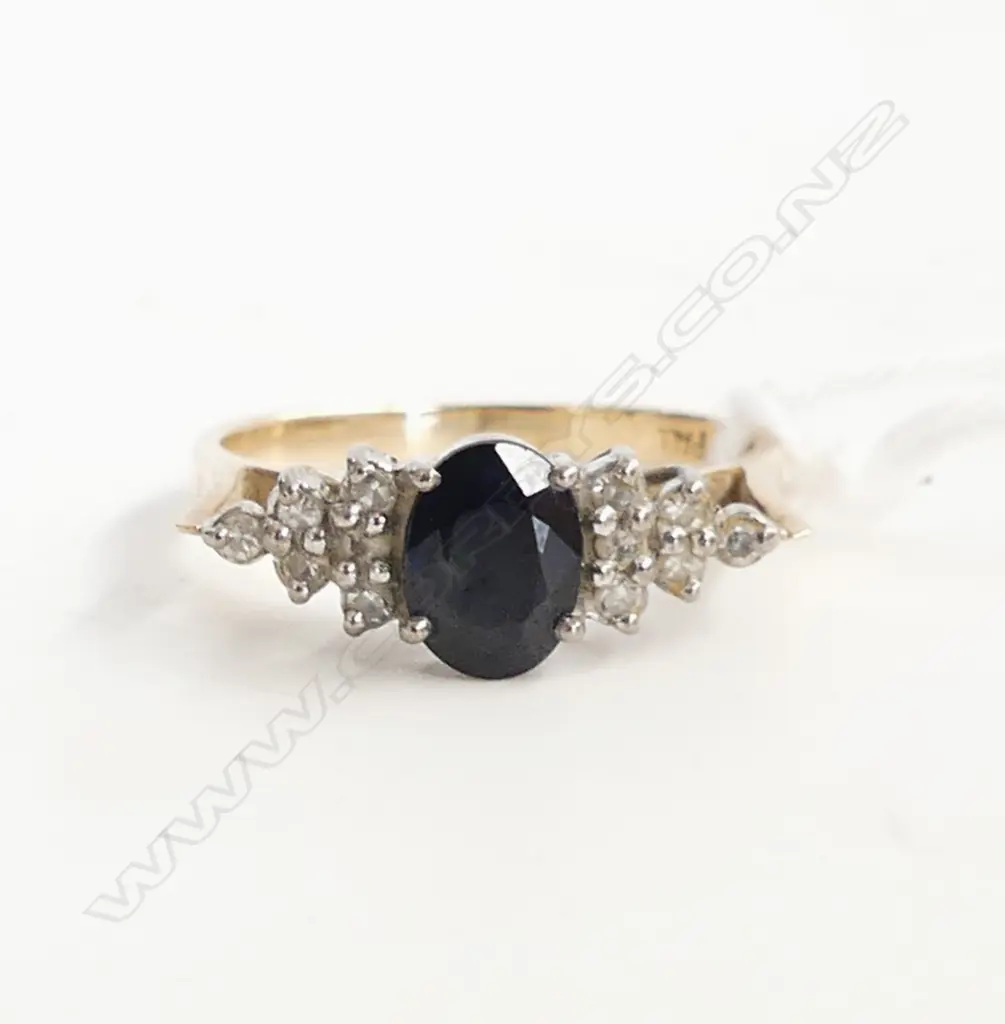 9CT GOLD & PALLADIUM SAPPHIRE & DIAMOND RING, 2.6gms Image 1++