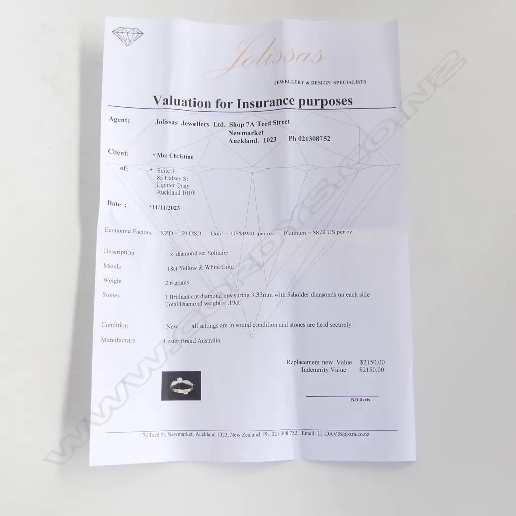 18CT YELLOW & WHITE GOLD SOLITAIRE RING WITH 5 SHOULDER DIAMONDS EA SIDE, .19CT WITH VALUATION 2.6gms Image 1++