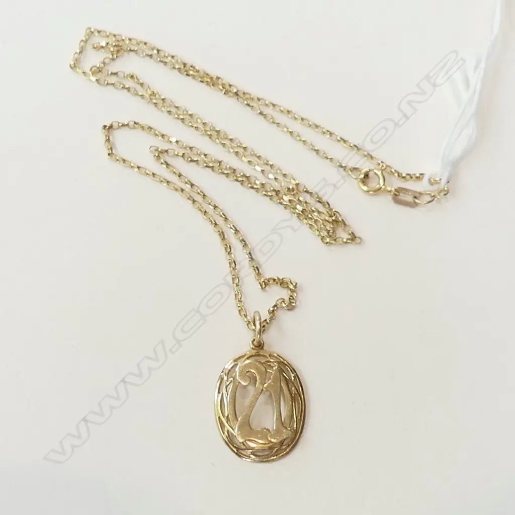 9ct GOLD 21ST PENDANT NECKLACE 3.9gms Image 1++