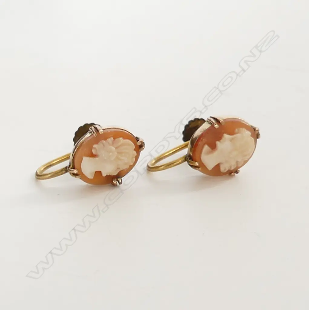PR 9CT GOLD & ROLLED GOLD CAMEO EARRINGS, 2.1GMS Image 1++