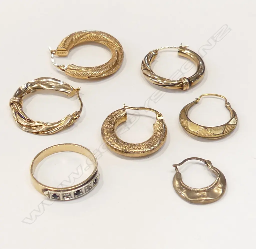 9ct SCRAP GOLD RING & EARRING 6.56gms Image 1++