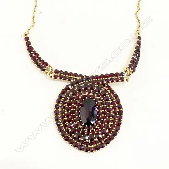 9ct GOLD &GARNET MULTI STONE NECKLACE 20gms. Testing as at least 9ct possibly 14ct