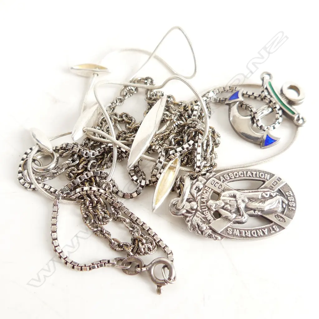 3 STG SILVER PENDANTS ON STG CHAINS 26 GRAMS Image 1++