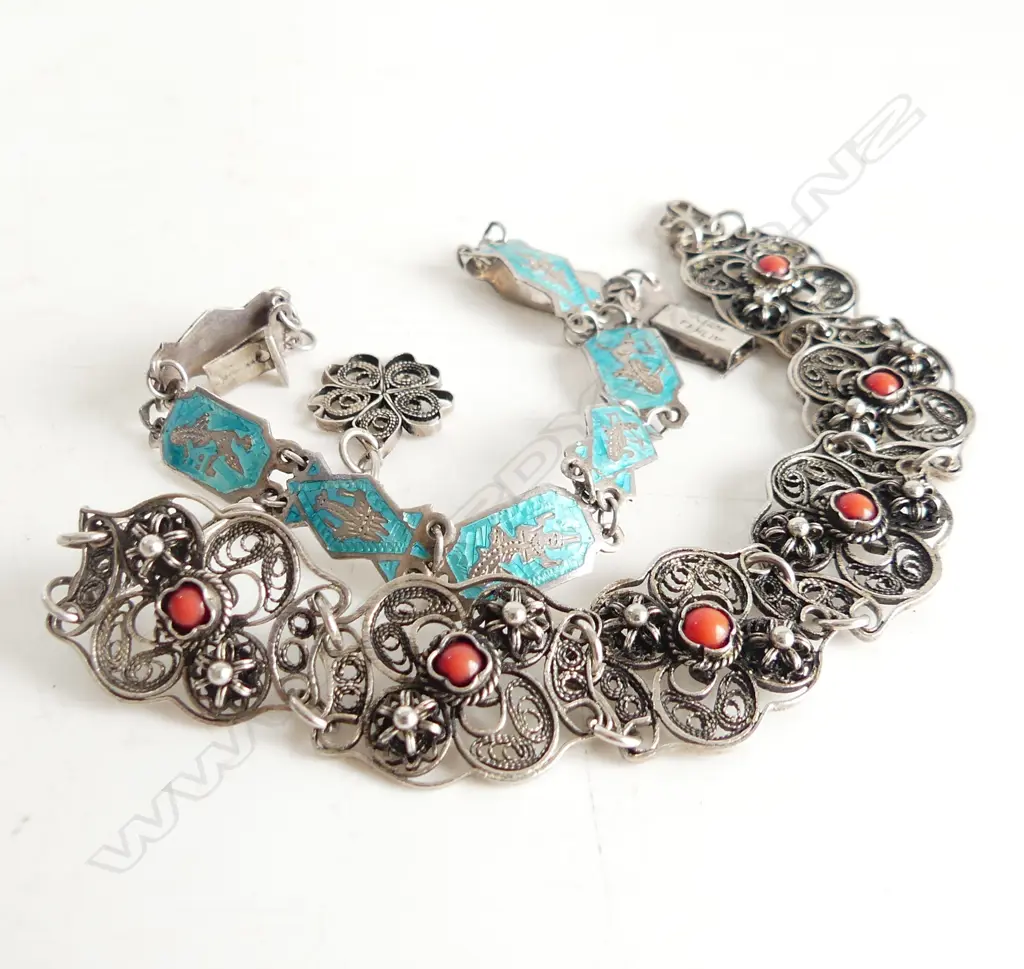 2 THAI SILVER BRACELETS 23 GRAMS 1 clasp missing Image 1++