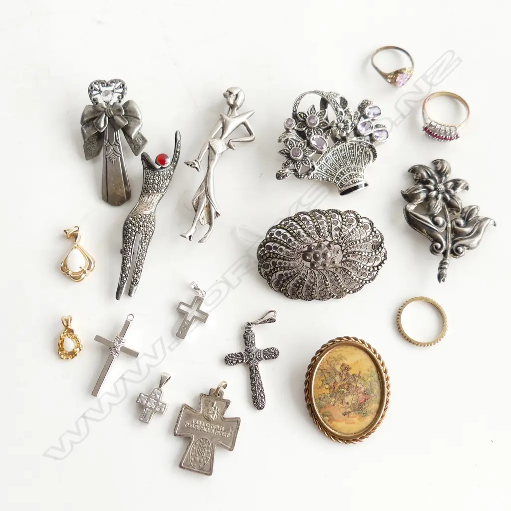 ASST. STG & GOLD TONE JEWELLERY; BROOCHES ETC Image 1++