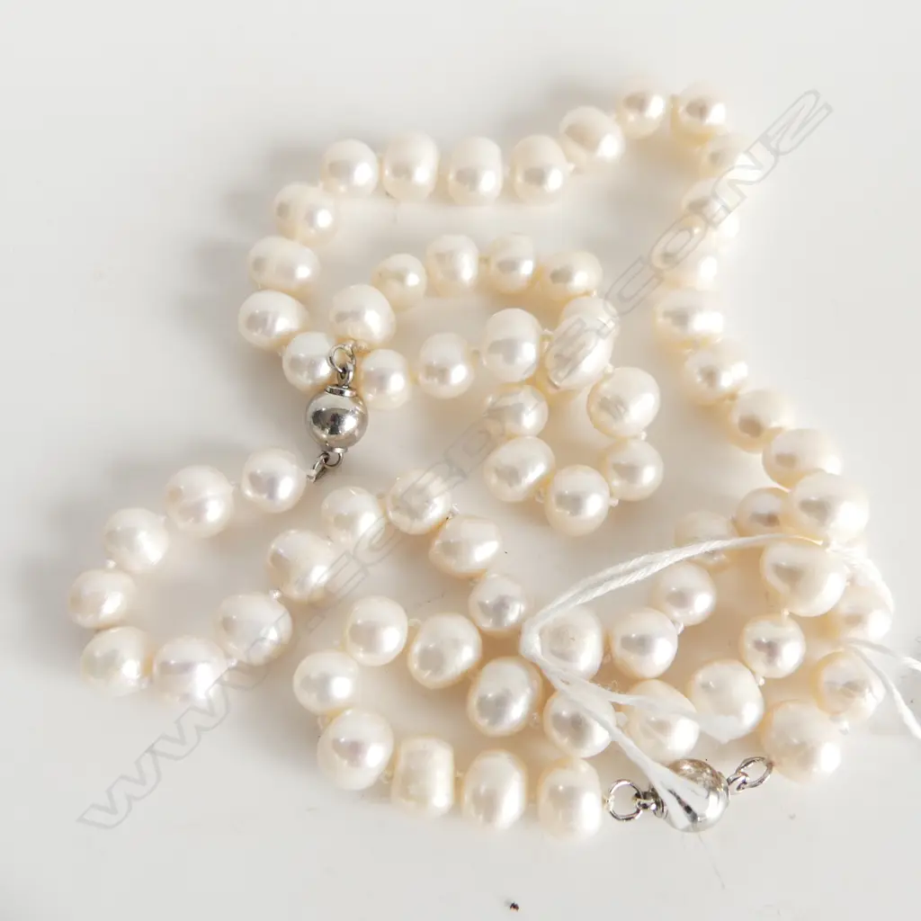 FRESH WATER CULTURED PEARL NECKLACE graduated 600mm L. Image 1++