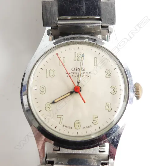 MID SIZE ORIS WATCH, RUNNING