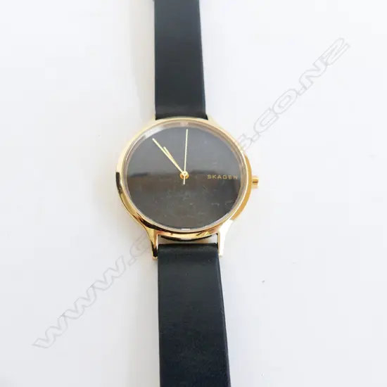 LADIES SKAGEN QUARTZ WATCH, BLACK LEATHER STRAP, NEW & WORKING