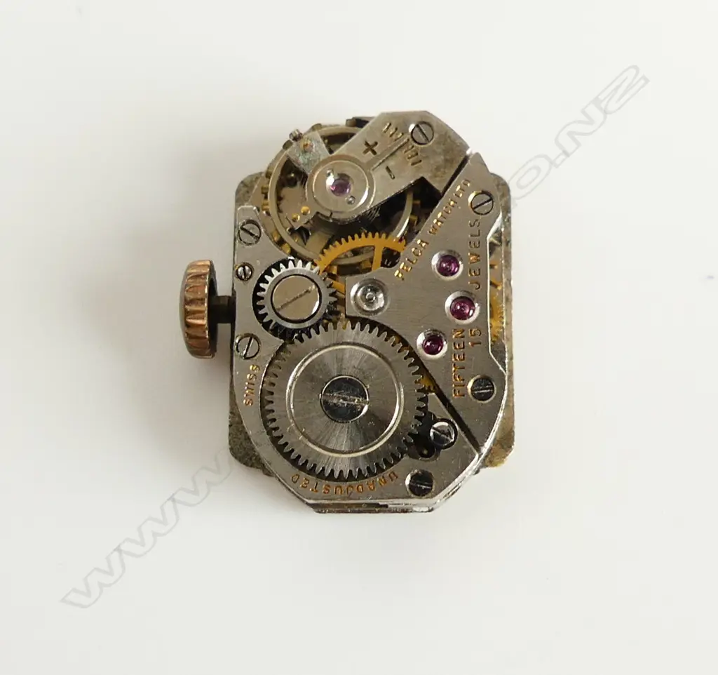 6 VINTAGE LADIES & GENTS WRISTWATCHES + MOVEMENT Image 1++