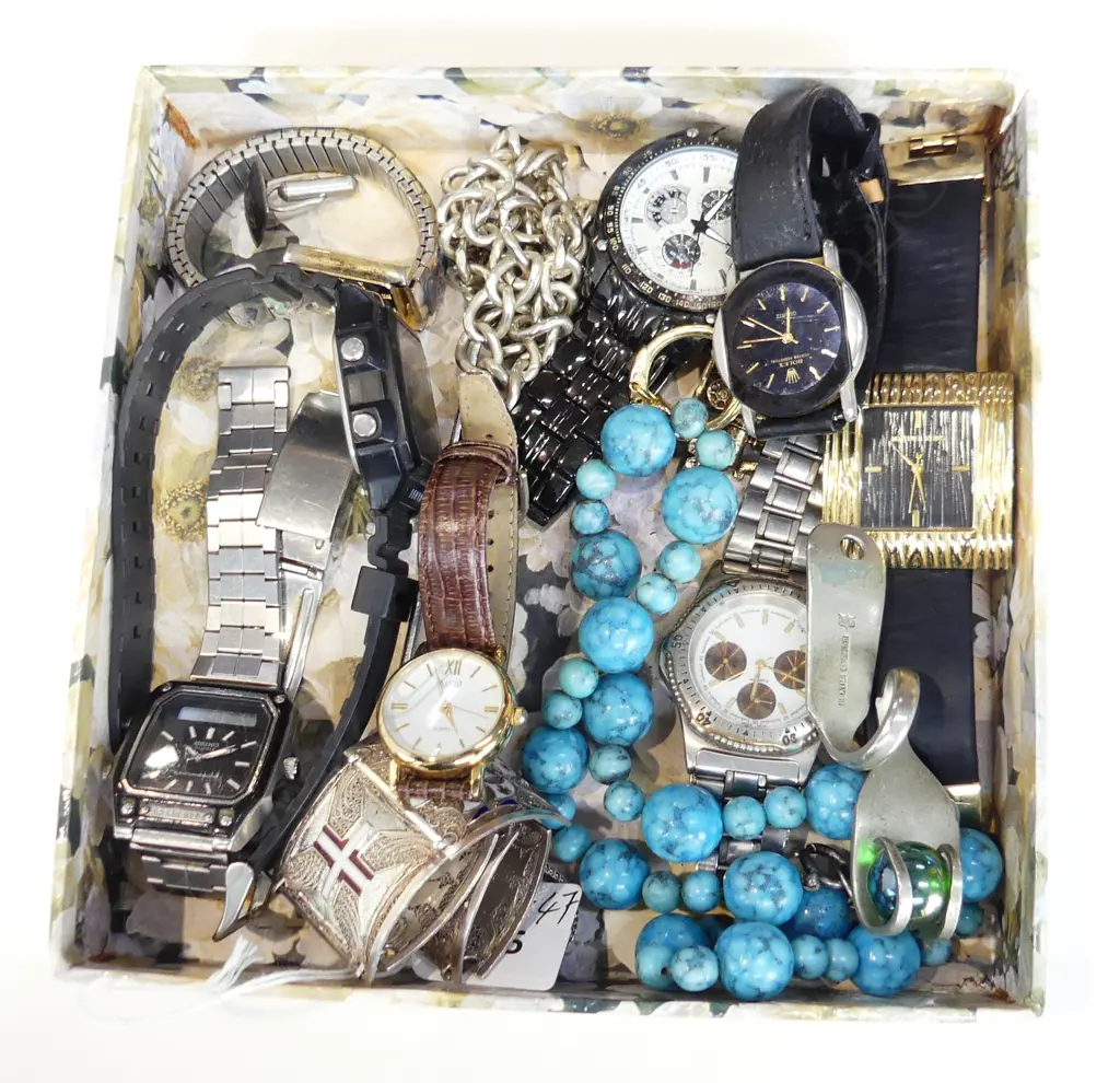 BAG OF ASSORTED JEWELLERY INCLUDING BATTERY WATCHES RINGS NECKLACES & A VALIANT CAR PIECE Image 1++