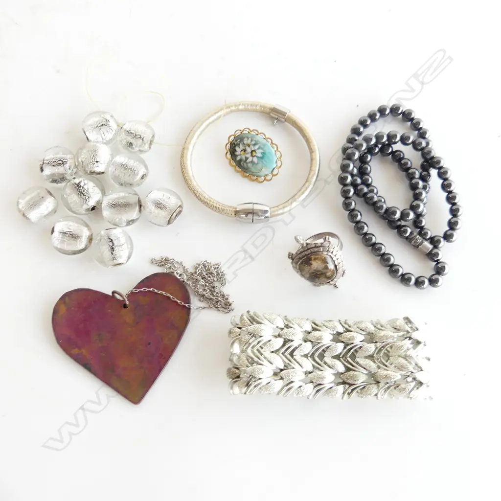 ASSTD COSTUME JEWELLERY Image 1++