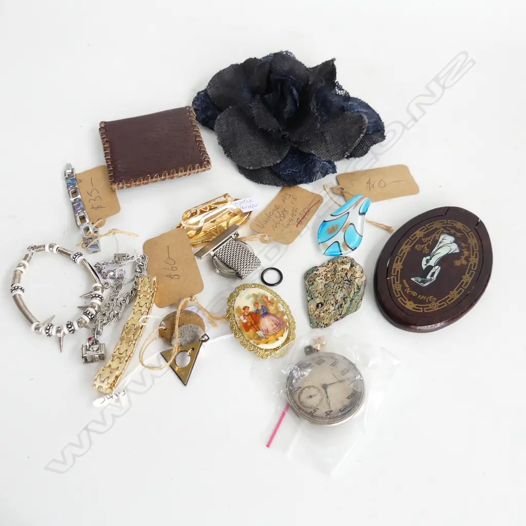 BAG MISC INCL JEWELLERY, ETC.. Image 1++