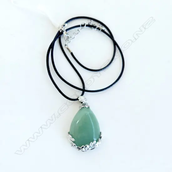 VINTAGE REIKI GREEN AVENTURINE & SILVER PLATED PENDANT WITH BLACK WAX CORD  