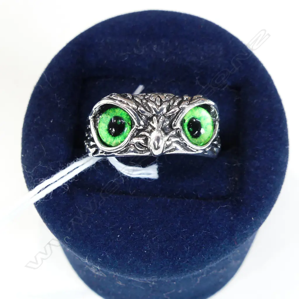 UNUSAL SILVER PLATED STARRY EYED OWL COSTUME JEWELLERY RING, ADJUSTABLE  Image 1++