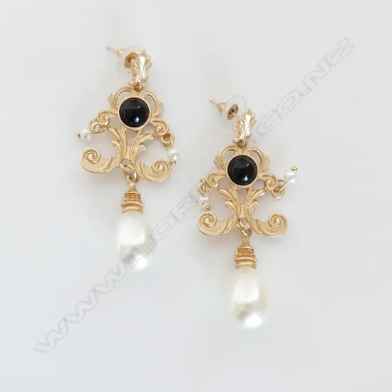 GILT FAUX PEARL & ONYX BAROQUE STYLE DROP EARRINGS