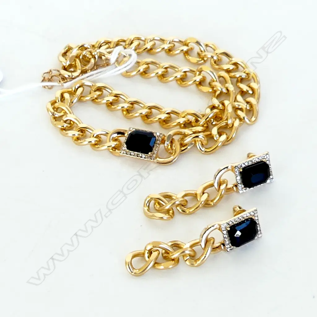 GILT CURB LINK NECKLACE & DROP EARRING SET WITH ONYX & DIAMANTE STONES  Image 1++