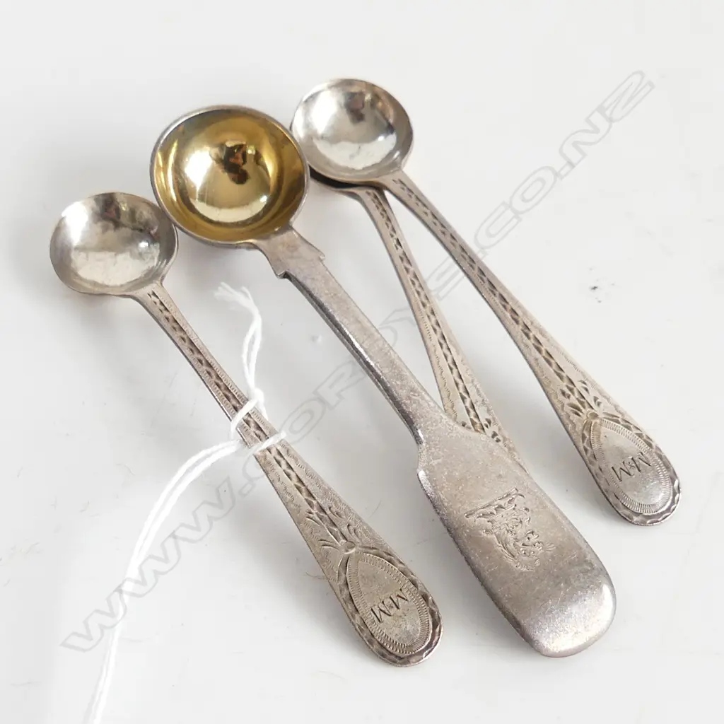 SET 3 GEORGE III SILVER SALT SPOONS bright cut + other GEORGE IV 44gms Image 1++