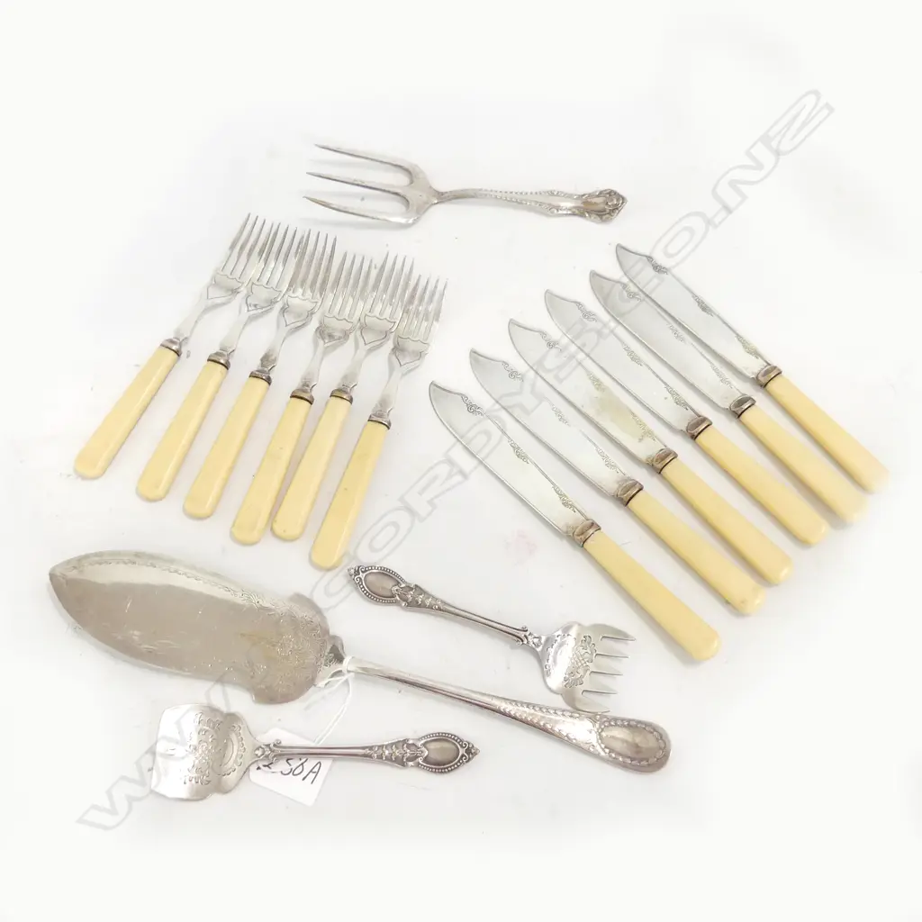 12 PCE IVORINE HANDLED FISH SET + 4 PCES SERVING CUTLERY Image 1++