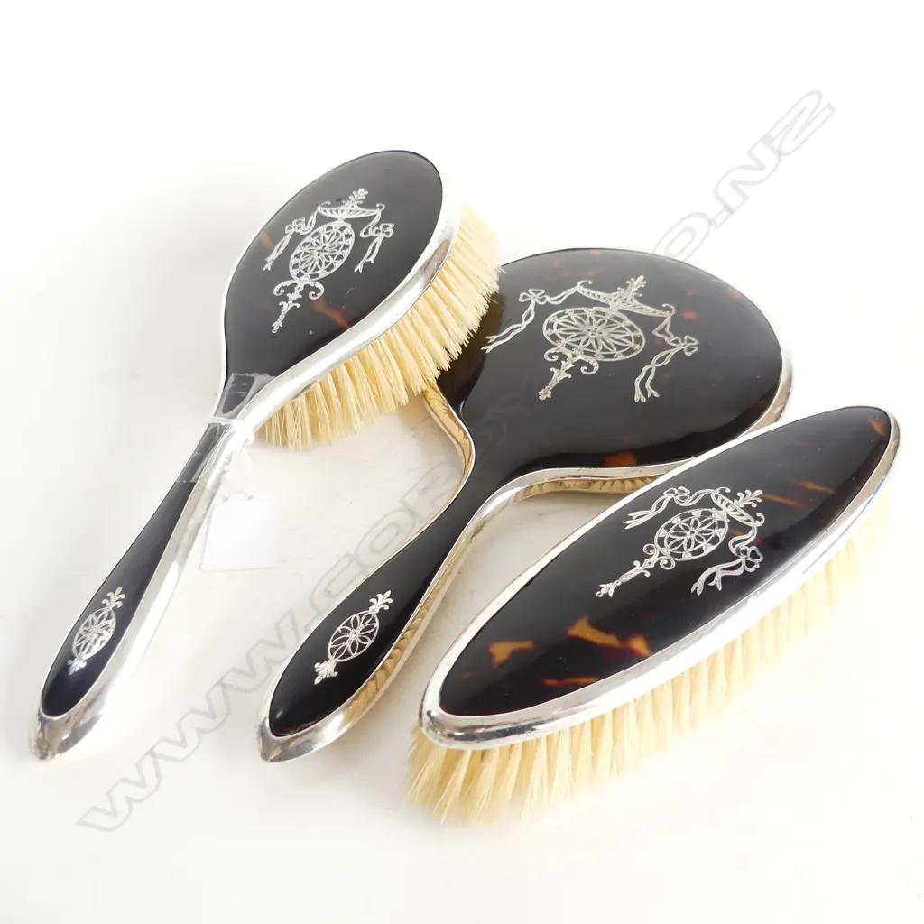 3 PCE STG & TORTOISESHELL BRUSH SET, B'HAM 1919 Image 1++