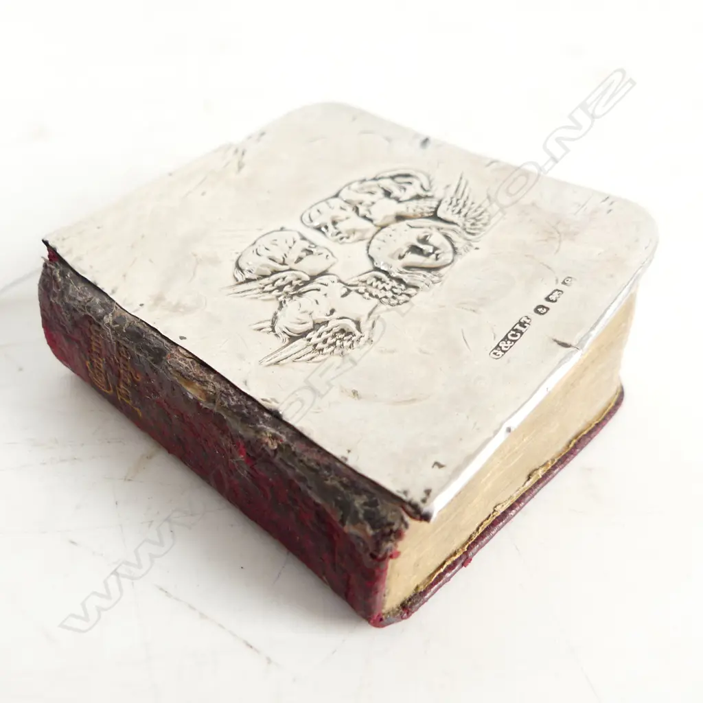 MINIATURE STG SILVER & LEATHER COVERED PRAYER BOOK, EMBOSSED CHERUBS, 55 X 45mm, BIRM. 1904 Image 1++