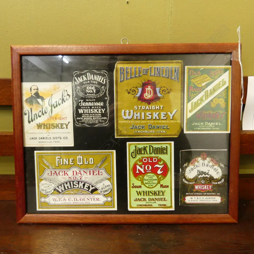FRAMED WHISKEY LABELS 270x345mm Image 1++
