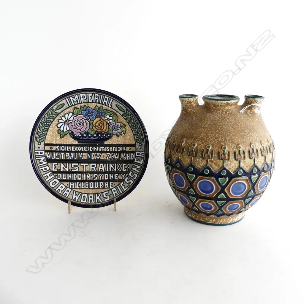 AMPHORA THREE SPOUTED VASE & AMPHORA NZ & AUSSIE TRADERS PLATE  DIA 210MM Image 1++